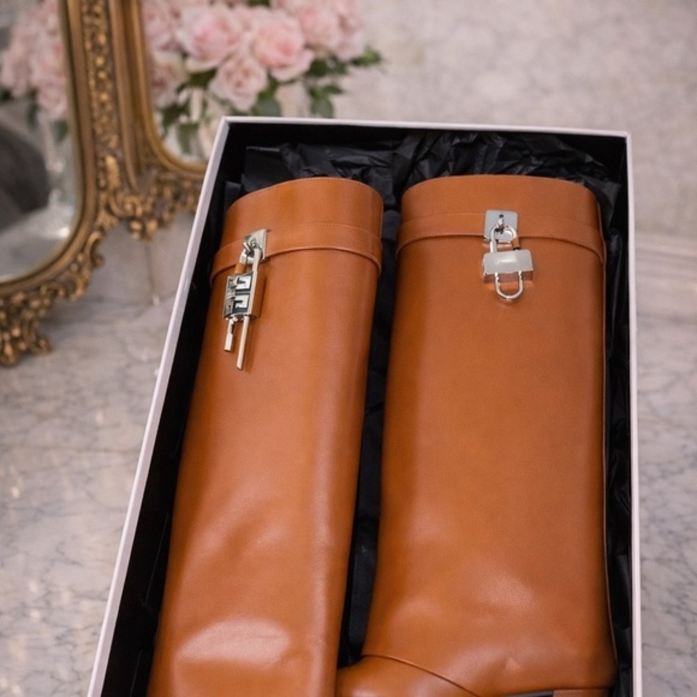 ICONIC Givenchy Shark Lock Boots Tan Leather Size 39 Discontinued Worn Once